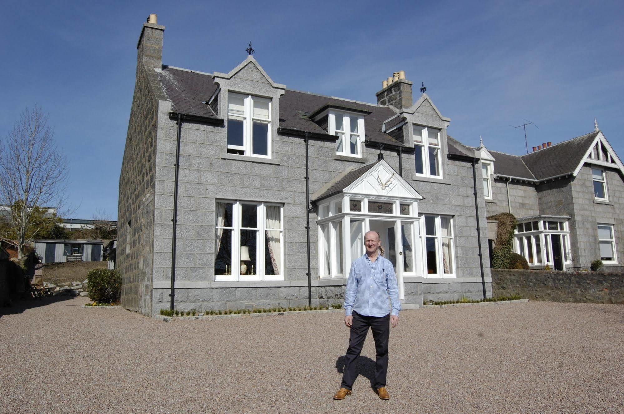 The Registry Guest House Peterculter Exterior photo